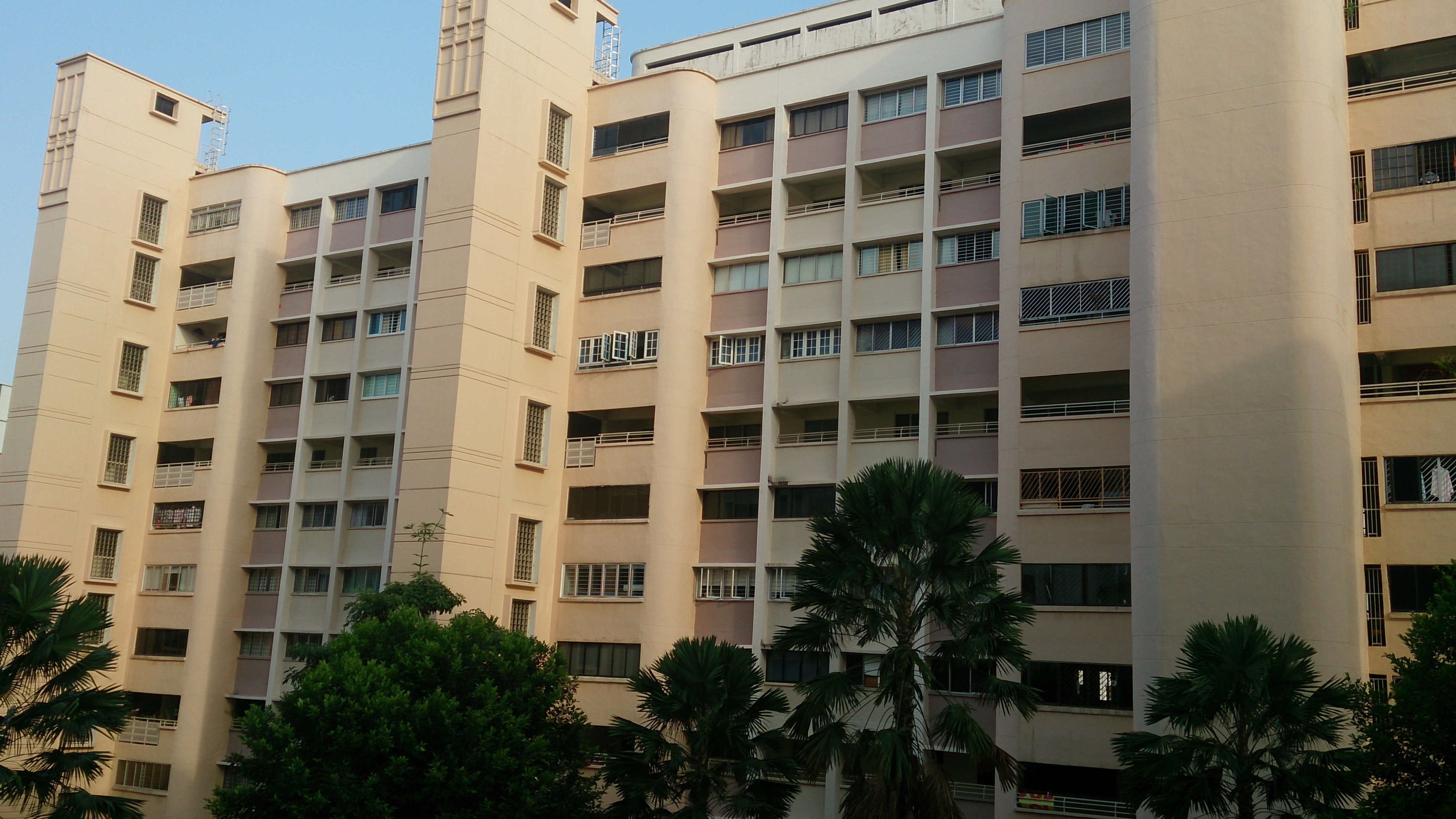 Public housing blocks in Singapore with greenery between towers, similar to the Chin Swee Road estate